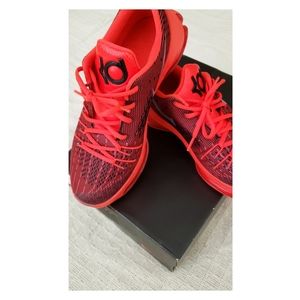 KD 8 GS "Bright Crimson"